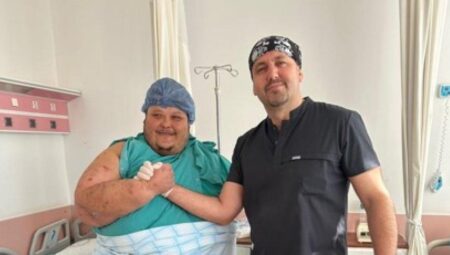 Zonguldak’ta 217 kiloyla tüp mide ameliyatı olan kişi yeniden yürümeye başladı