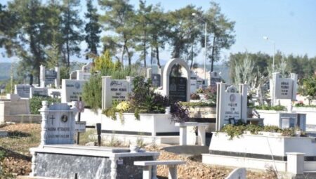 Antalya’da yabancılardan aile mezarlığına ilgi