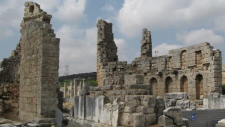 Antalya’daki Perge Antik Kenti’ne rekor ziyaretçi