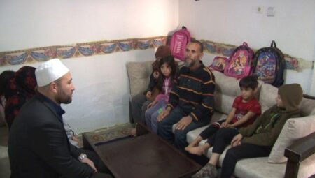 Eskişehir’de Afgan aileye imam sahip çıktı