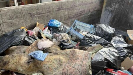 Eskişehir’de bir evden 40 ton çöp çıkarıldı