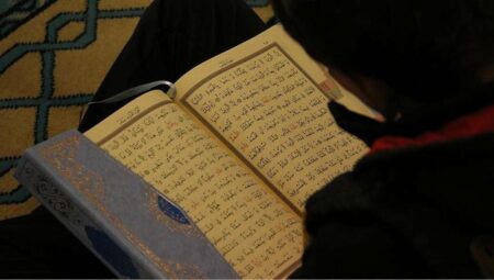 İstanbul’da hafızlar Ramazan’da Kur’an-ı Kerim’i depremzedeler için hatmedecek