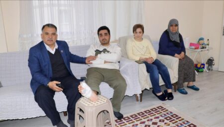 Kahramanmaraş’ta enkazda gördüğü boşluk sayesinde kendisini ve alesini kurtardı
