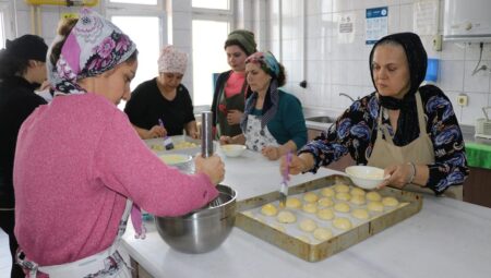 Depremzedeler, Edirne’de yemek kursuna katıldı
