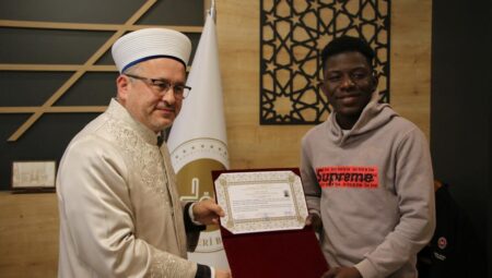 Kütahya’da Fildişi Sahili uyruklu üniversite öğrencisi Müslüman oldu